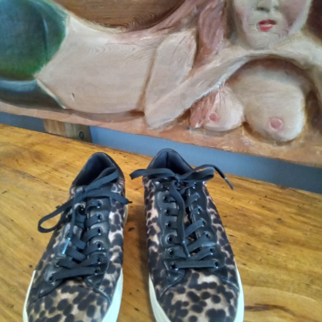 Vince Camuto Size 7.5 Leopard Print Women's Sneakers